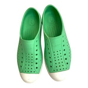Native Jefferson Water Shoes, J6 or Youth 6, Fits women’s 8